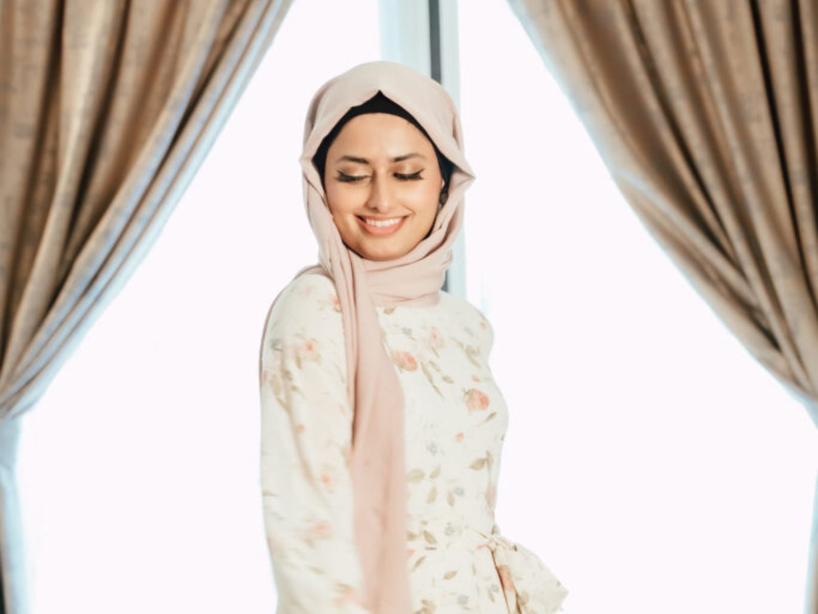 Lifestyle, modest fashion, beauty blogger